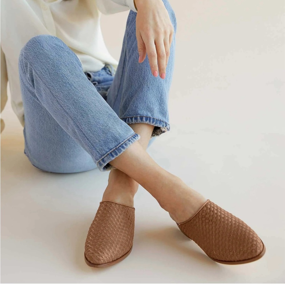 Nisolo AMA Woven Tan Mules - Picture 2 of 11